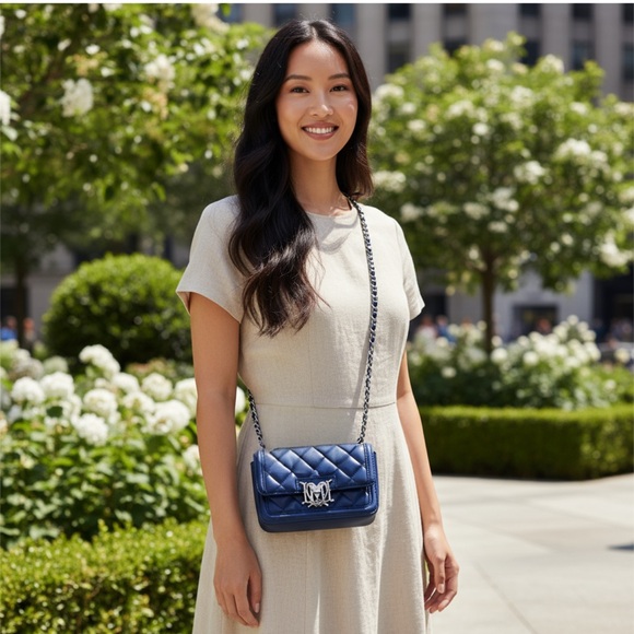 Love Moschino Blue Patent Quilted Chain Strap Bag - Picture 3 of 13